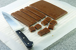 Cutting Caramel Squares