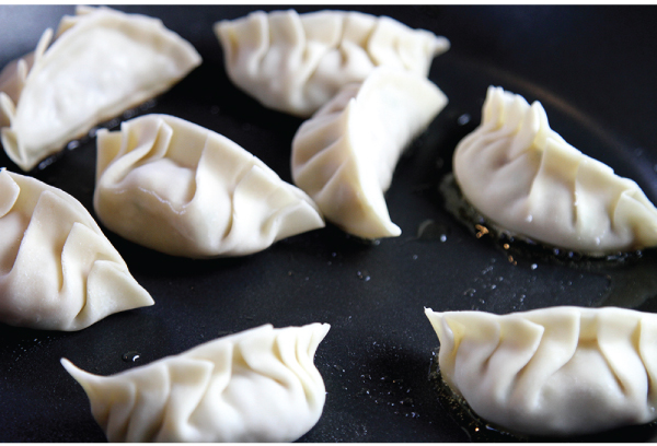 Frying Gyoza