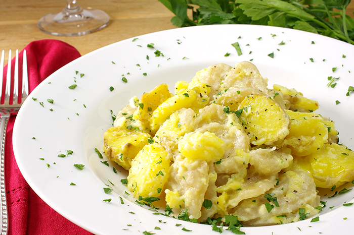 Sugeli with Potatos and Garlic