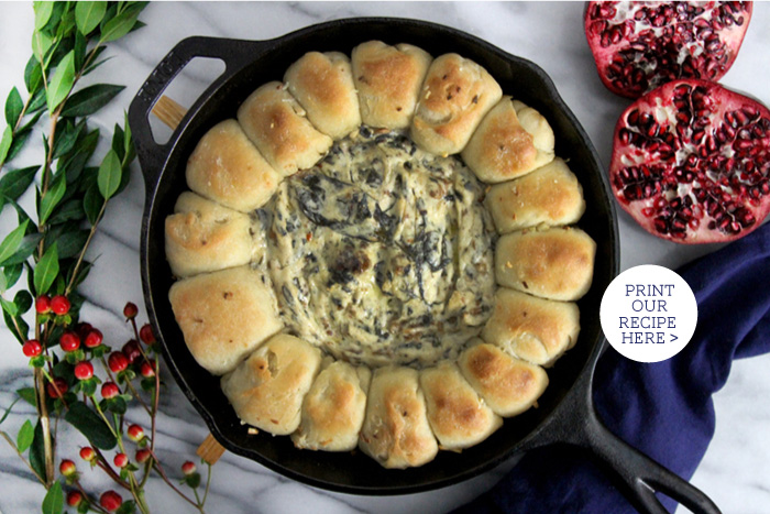 Skillet Dip with a Garlic Roll Ring